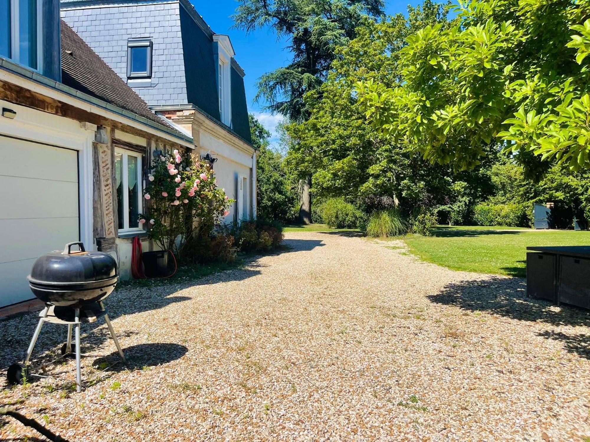 Maison Chaleureuse De 4 A 12 Personnes Neuville-aux-Bois Bagian luar foto