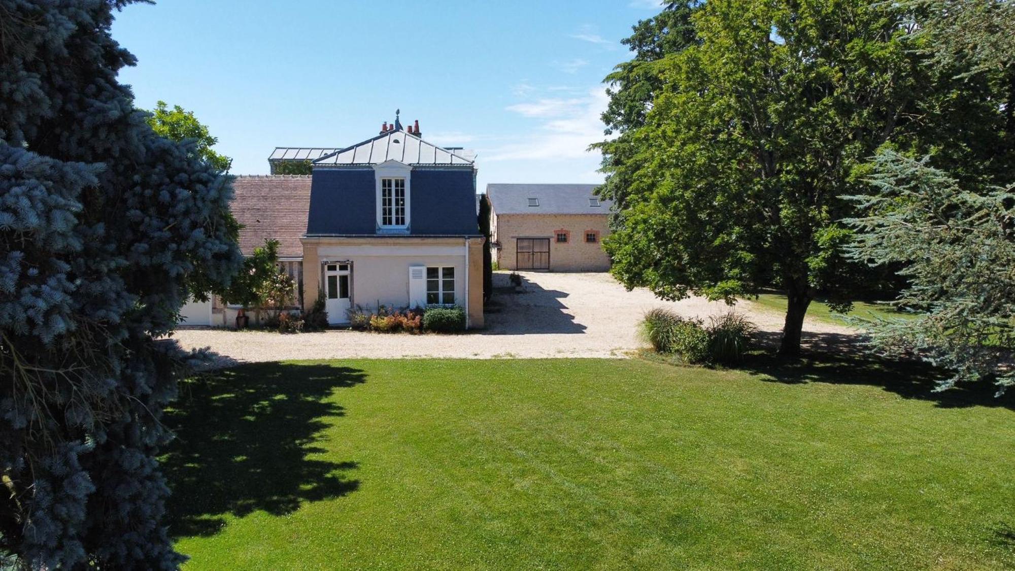 Maison Chaleureuse De 4 A 12 Personnes Neuville-aux-Bois Bagian luar foto